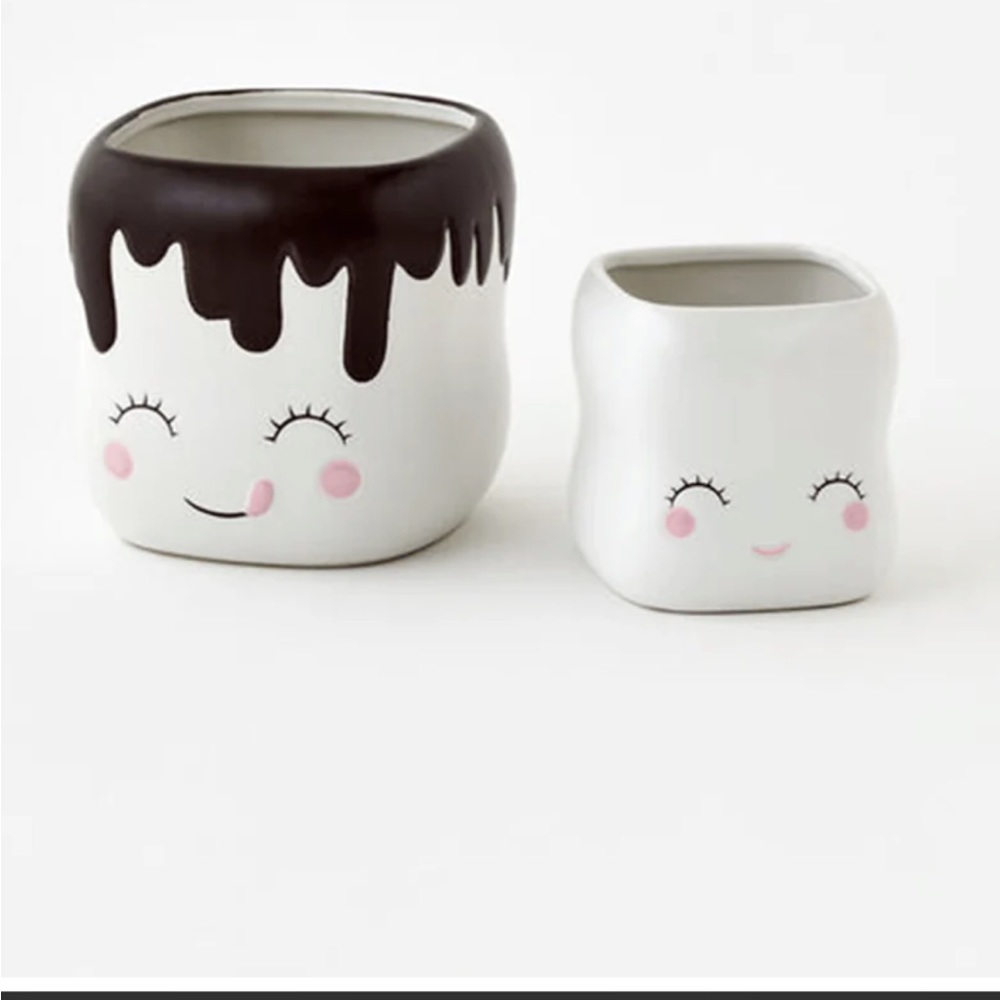Marshmallow planters